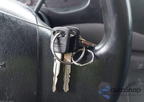 1997 Ford E-250 Standard z USA, uszkodzony, nr VIN 1FTFE24L3VHB69689